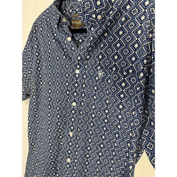 Ariat Men's Size XL Blue Short Sleeve Aztec Print Button Down Shirt With Stretch - Picture 3 of 8